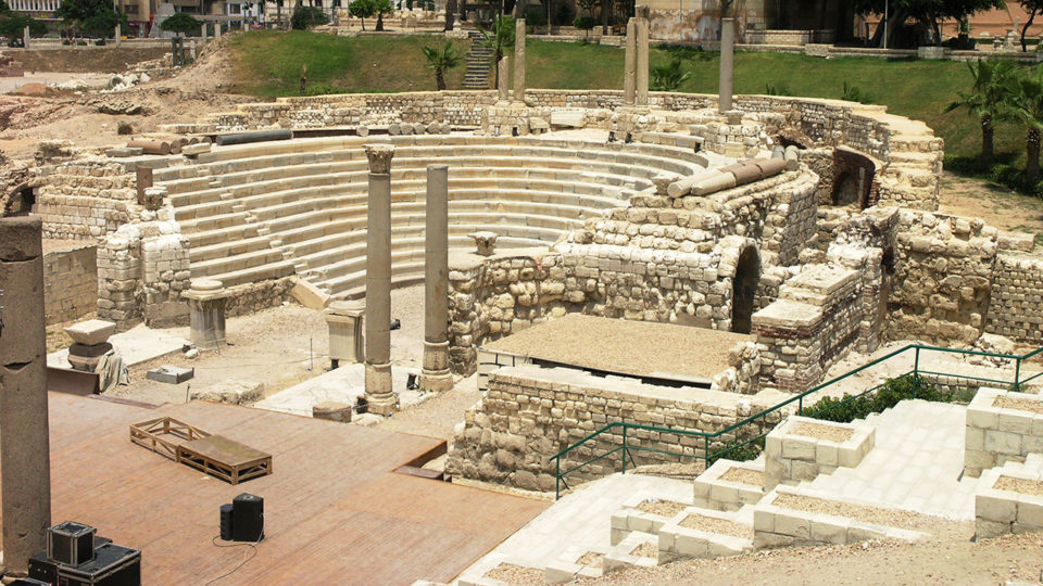 αρχαίο θέατρο στην Αλεξάνδρεια